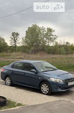 Седан Peugeot 301 2013 в Харькове