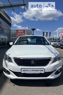 Седан Peugeot 301 2017 в Києві