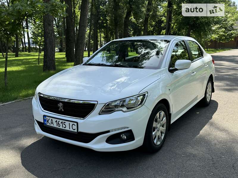 Седан Peugeot 301 2017 в Києві