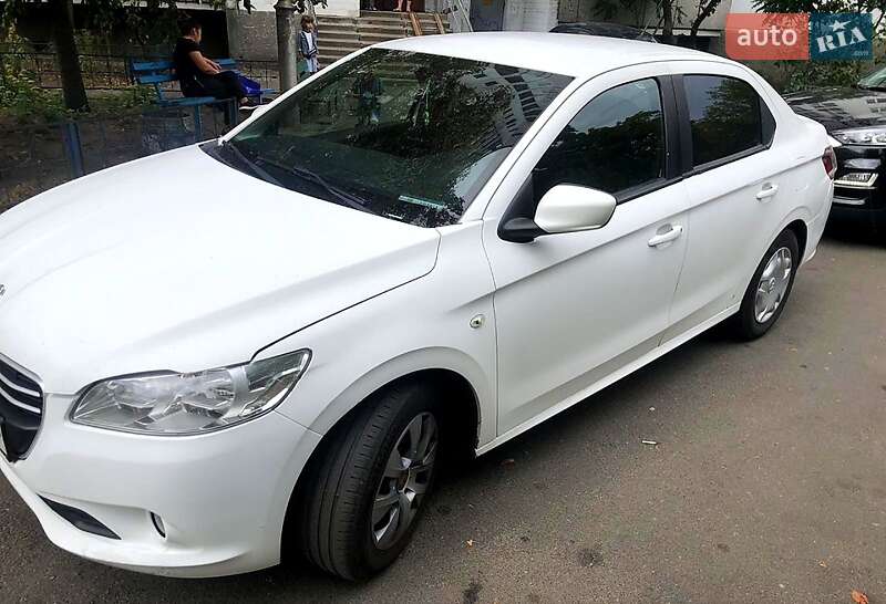 Седан Peugeot 301 2013 в Києві