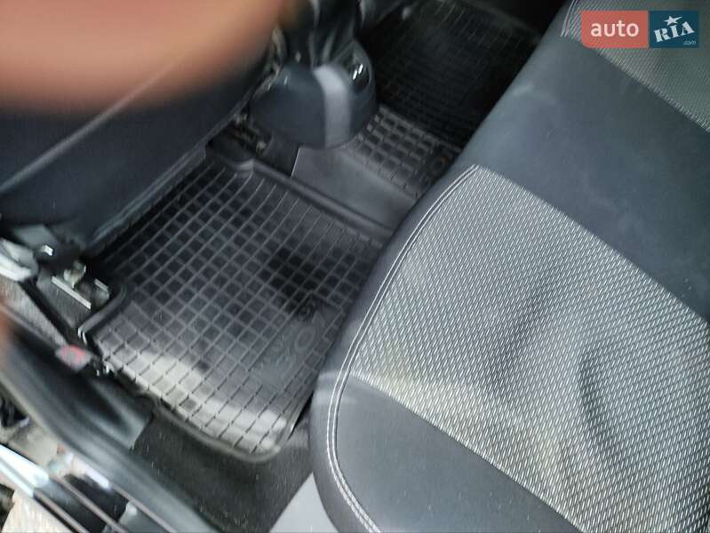 Седан Peugeot 301 2013 в Борщеве