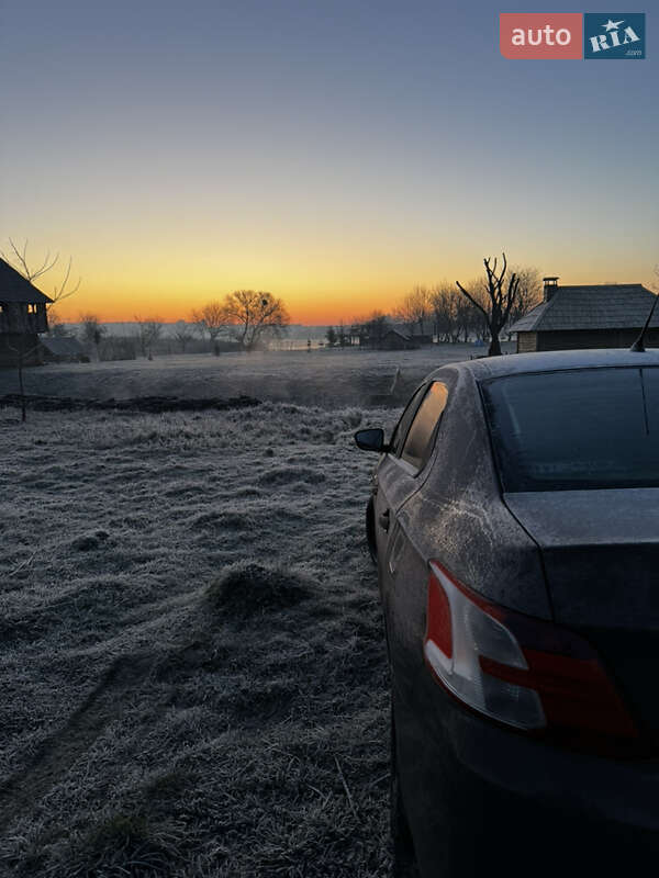 Седан Peugeot 301 2013 в Києві