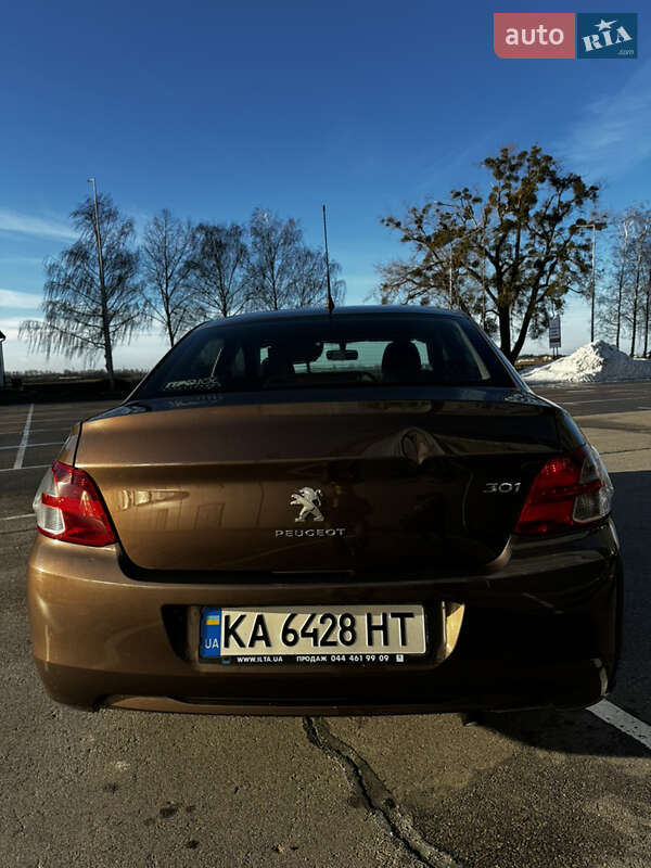 Седан Peugeot 301 2013 в Києві