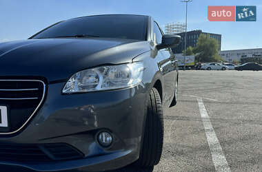 Седан Peugeot 301 2013 в Києві