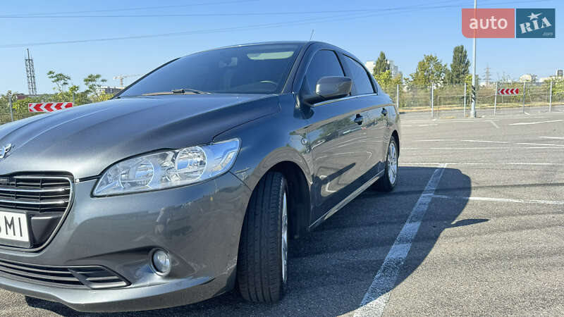 Седан Peugeot 301 2013 в Києві