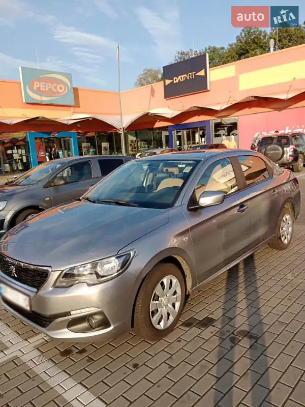 Peugeot 301