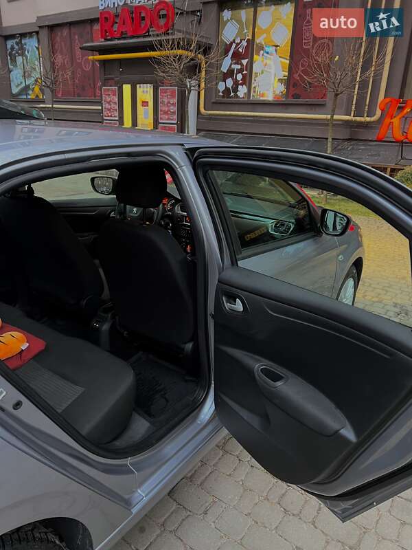 Седан Peugeot 301 2020 в Ирпене