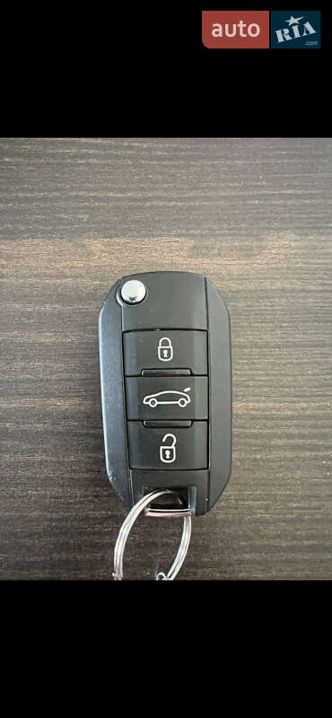 Седан Peugeot 301 2020 в Ирпене