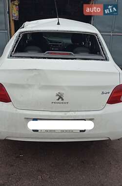 Седан Peugeot 301 2014 в Житомирі