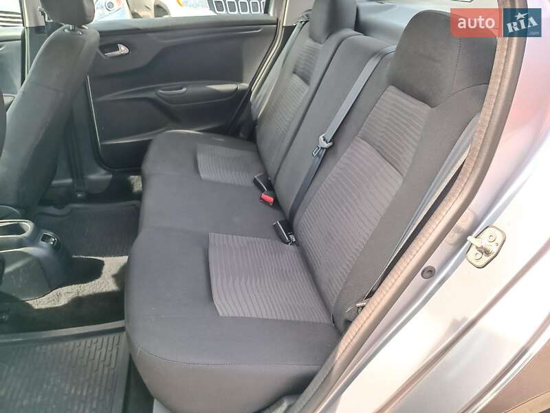 Седан Peugeot 301 2018 в Харькове