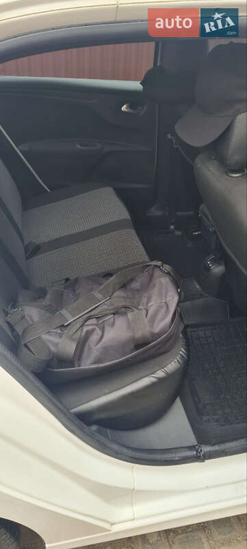 Седан Peugeot 301 2013 в Львові