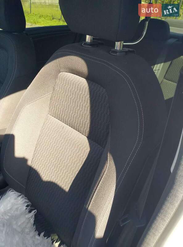 Седан Peugeot 301 2017 в Дніпрі