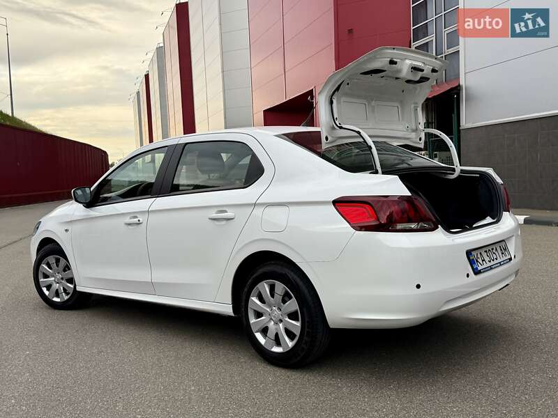 Седан Peugeot 301 2020 в Киеве