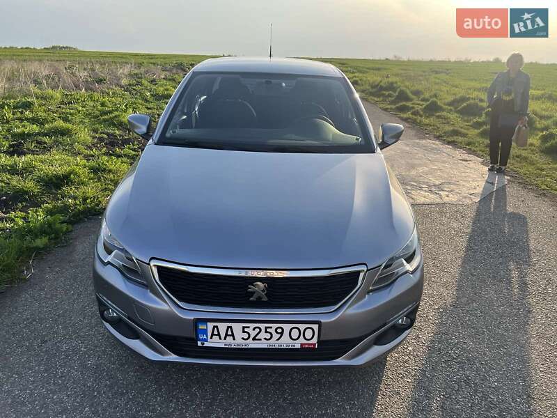 Седан Peugeot 301 2019 в Киеве