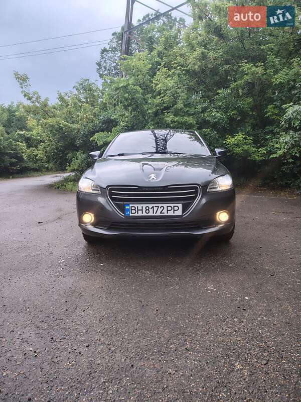 Седан Peugeot 301 2016 в Роздільній