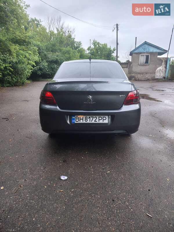Седан Peugeot 301 2016 в Роздільній