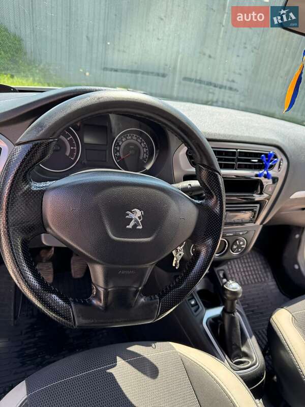 Седан Peugeot 301 2015 в Харькове