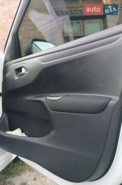 Седан Peugeot 301 2014 в 
