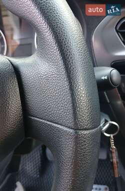 Седан Peugeot 301 2014 в 