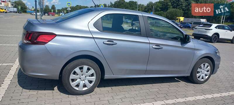Седан Peugeot 301 2018 в Львове