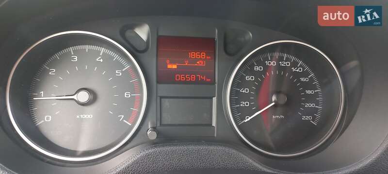 Седан Peugeot 301 2018 в Львове
