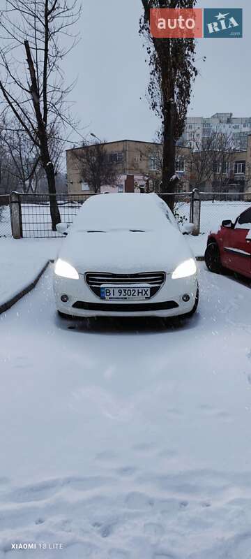 Седан Peugeot 301 2013 в Горішніх Плавнях