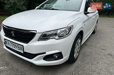 Седан Peugeot 301 2020 в Бучі