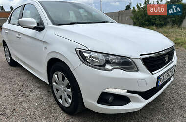 Седан Peugeot 301 2020 в Києві