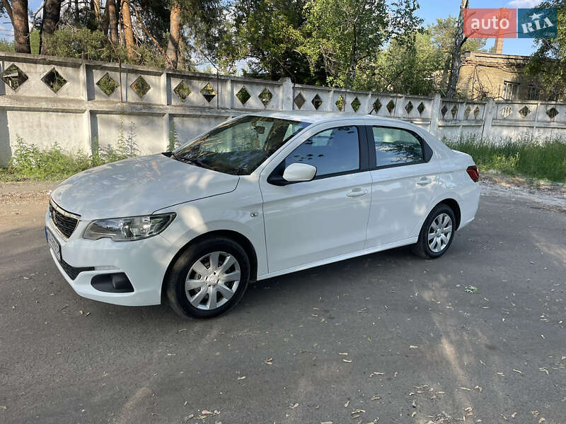 Седан Peugeot 301 2020 в Киеве