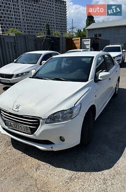 Седан Peugeot 301 2016 в Києві