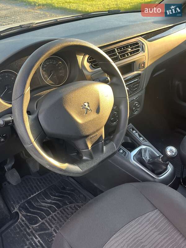 Седан Peugeot 301 2020 в Киеве