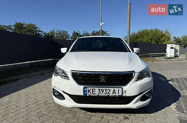 Седан Peugeot 301 2018 в Днепре