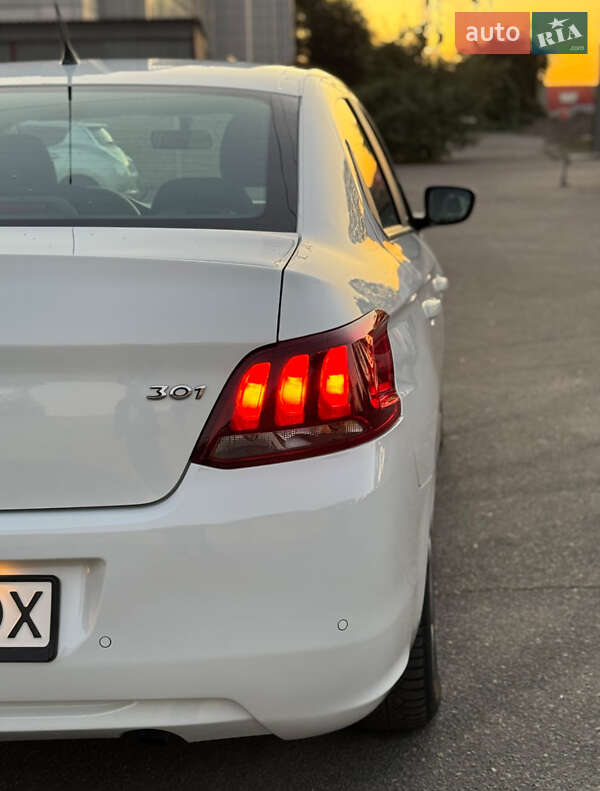 Седан Peugeot 301 2017 в Днепре