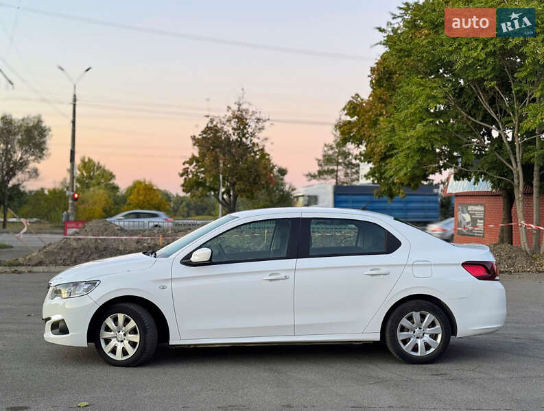 Седан Peugeot 301 2017 в Днепре