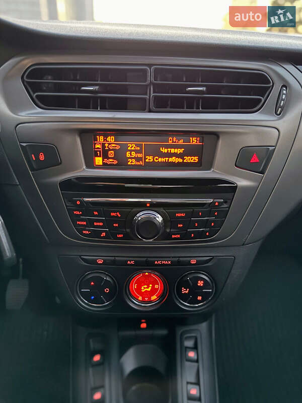 Седан Peugeot 301 2017 в Днепре