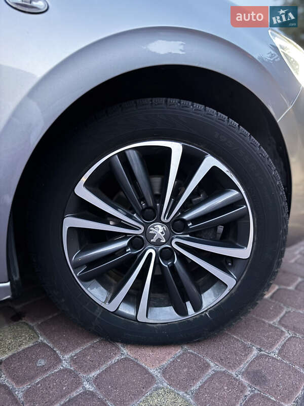 Седан Peugeot 301 2017 в Тернополі