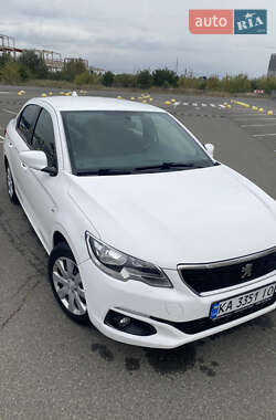 Седан Peugeot 301 2018 в Киеве