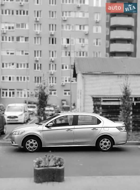 Peugeot 301 2013