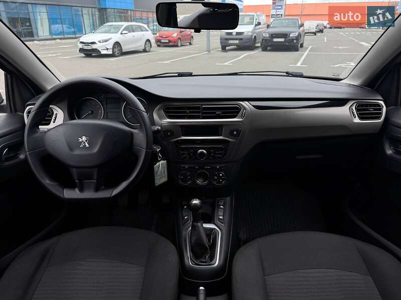 Седан Peugeot 301 2018 в Киеве