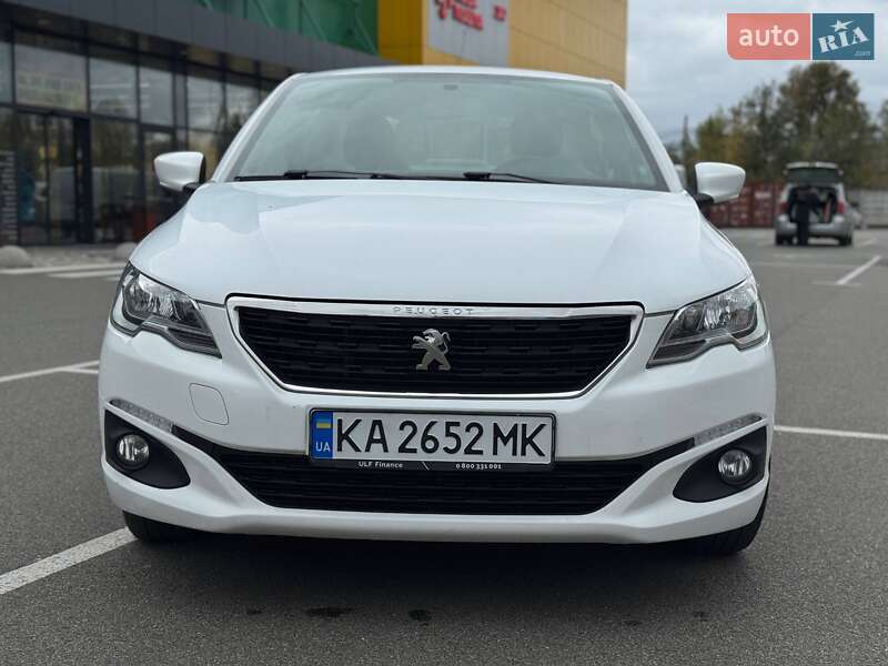 Седан Peugeot 301 2018 в Киеве