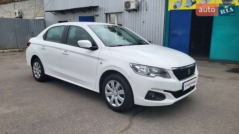 Седан Peugeot 301 2021 в Киеве