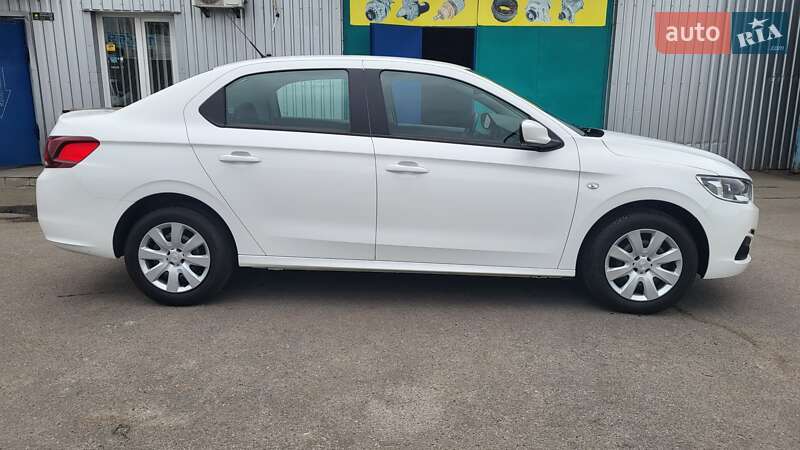 Седан Peugeot 301 2021 в Киеве