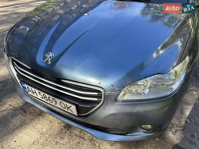 Седан Peugeot 301 2016 в Киеве