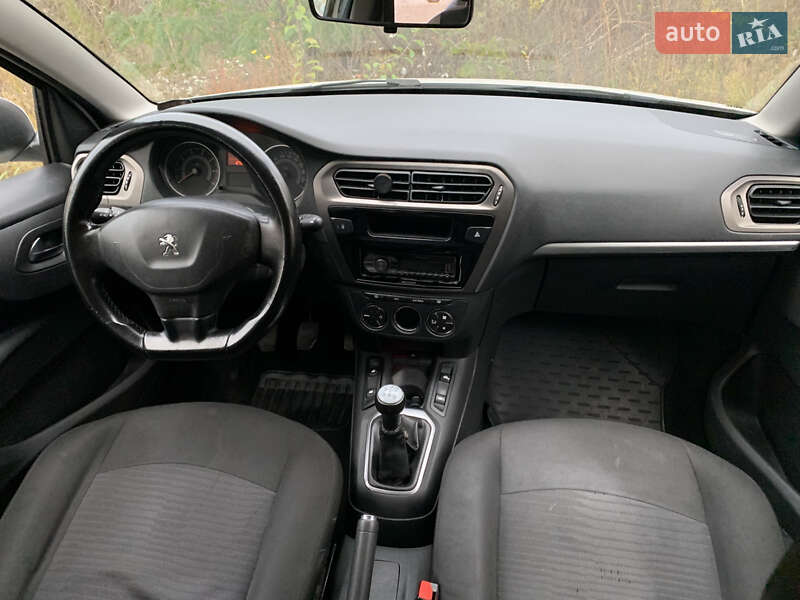 Седан Peugeot 301 2016 в Киеве