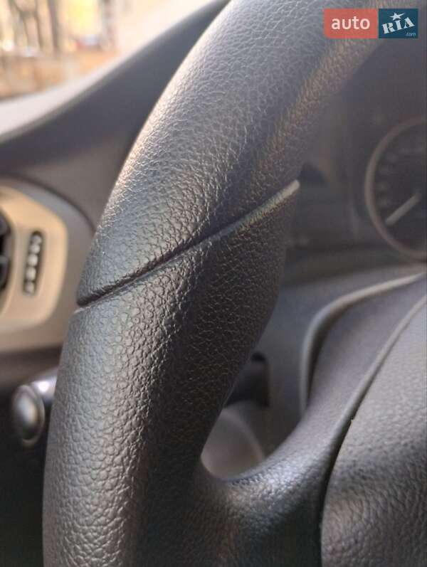 Седан Peugeot 301 2019 в Дніпрі