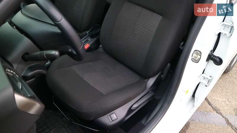 Седан Peugeot 301 2021 в Києві