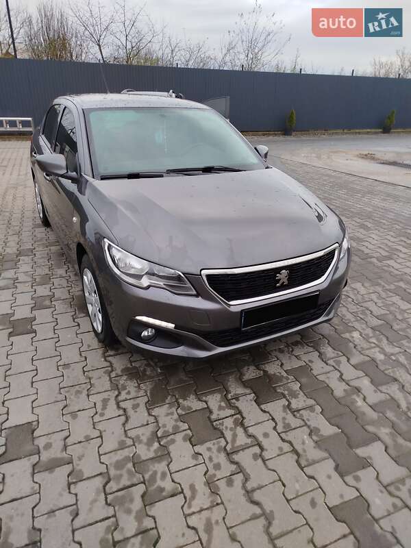 Седан Peugeot 301 2019 в Виноградові