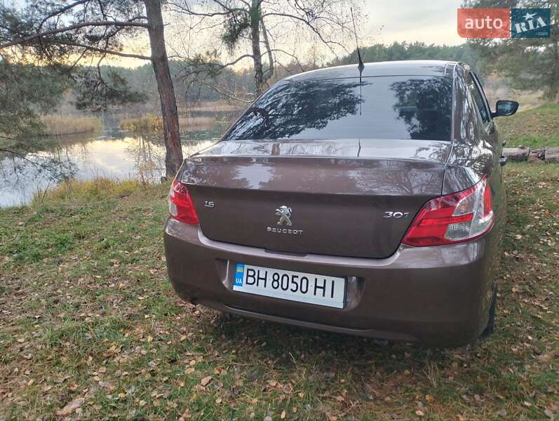 Седан Peugeot 301 2016 в Шепетовке