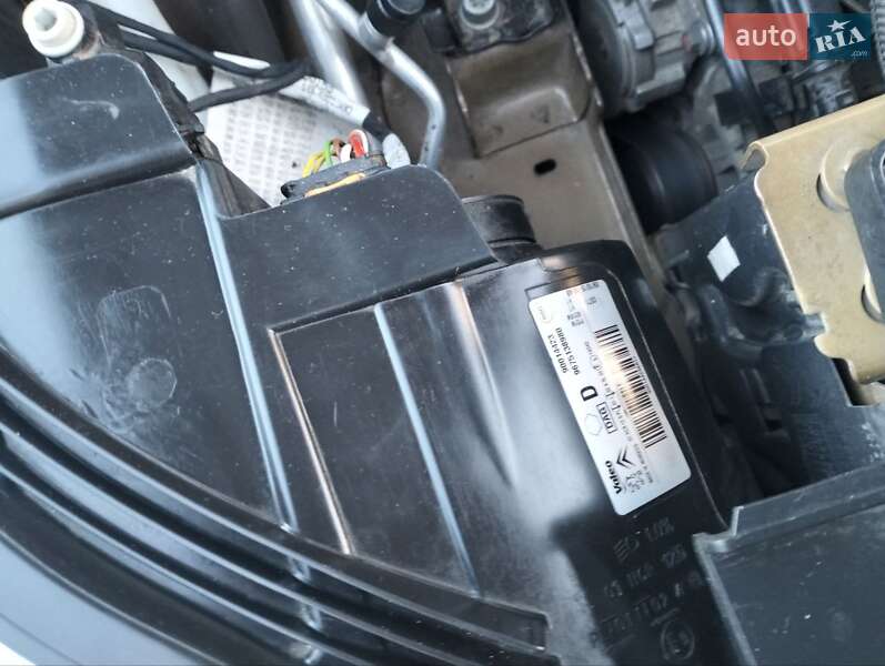 Седан Peugeot 301 2016 в Шепетовке