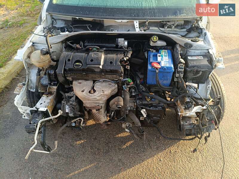 Седан Peugeot 301 2021 в Киеве